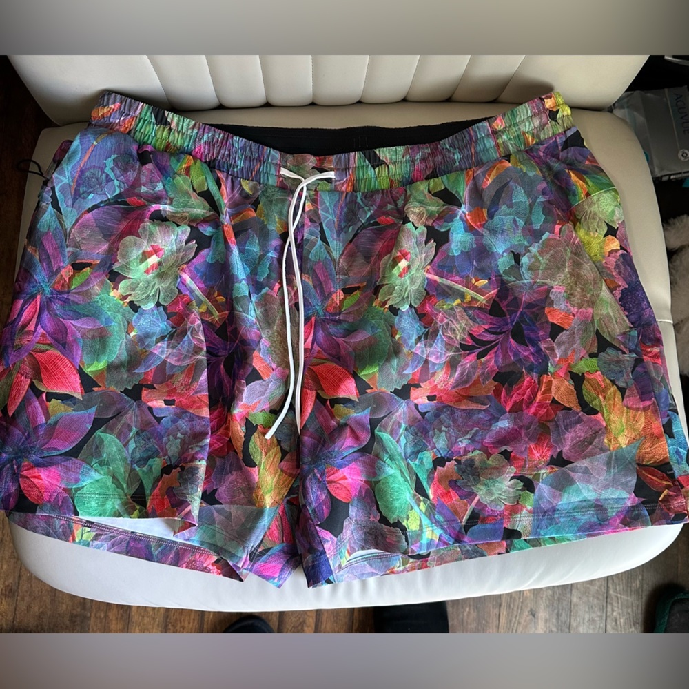 Lululemon men’s swim trunks!